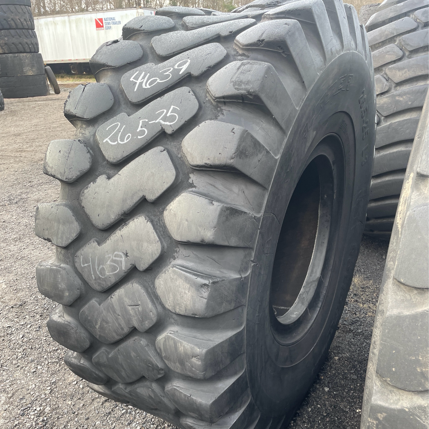 26.5-25 SOLIDEAL LOADMASTER 20 ply