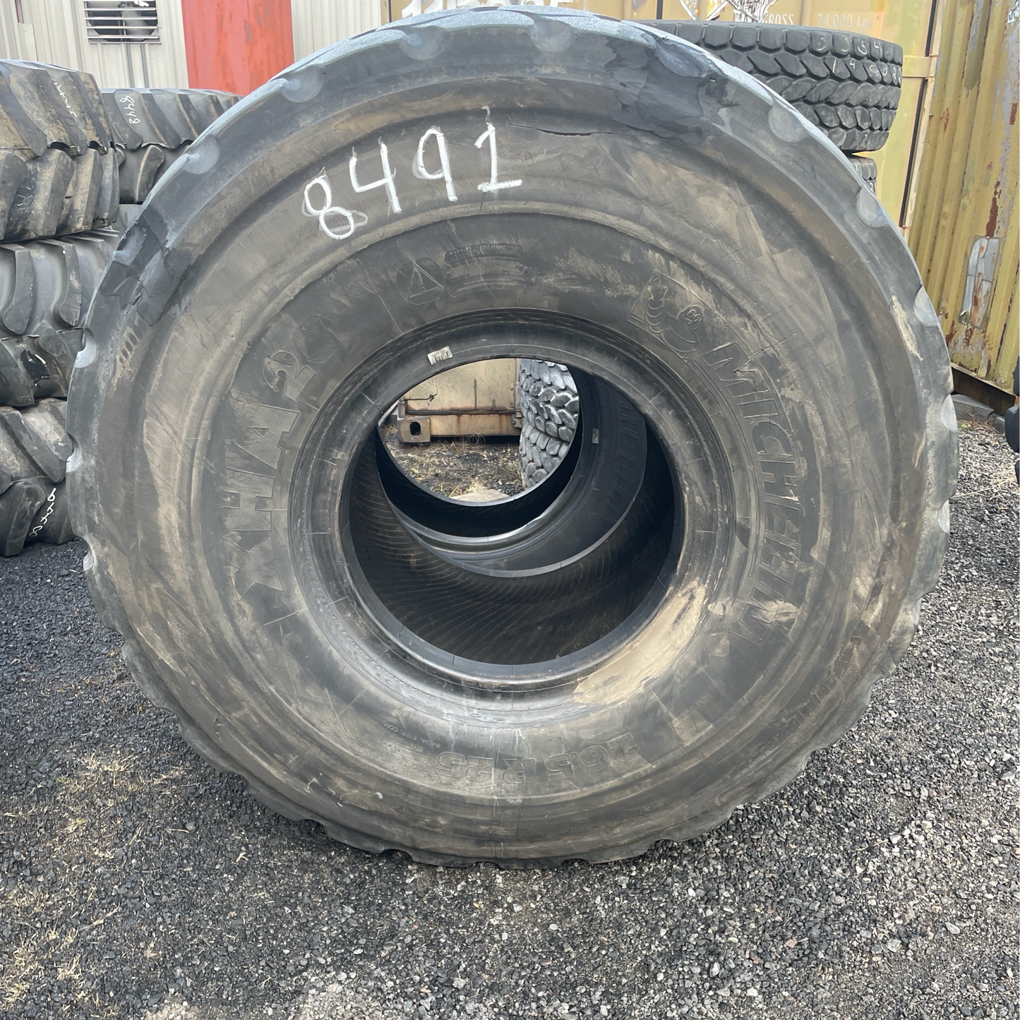 26.R525 MICHELIN XHA2