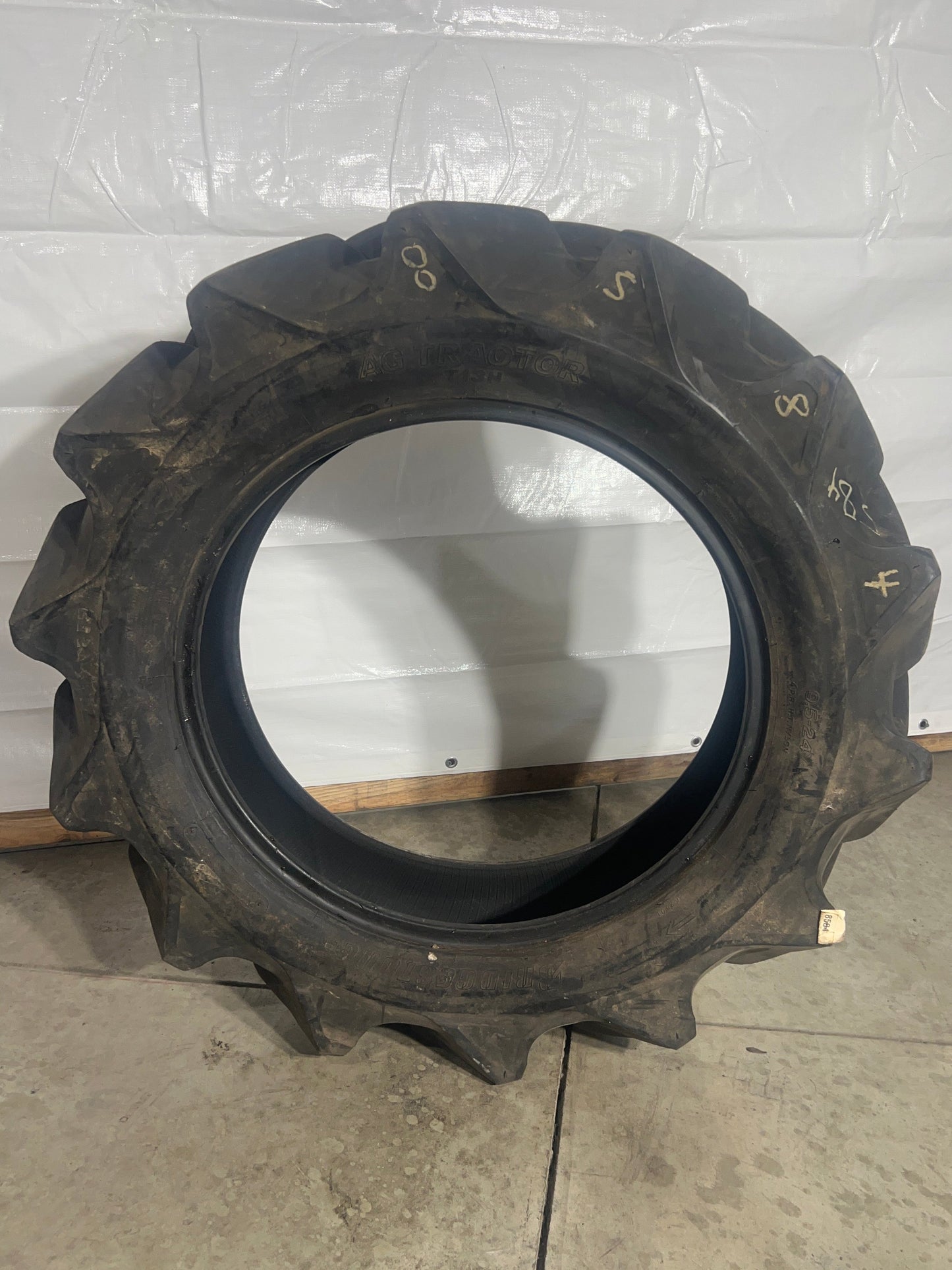 9.5-24 BRIDGESTONE AG TRACTOR  T13H