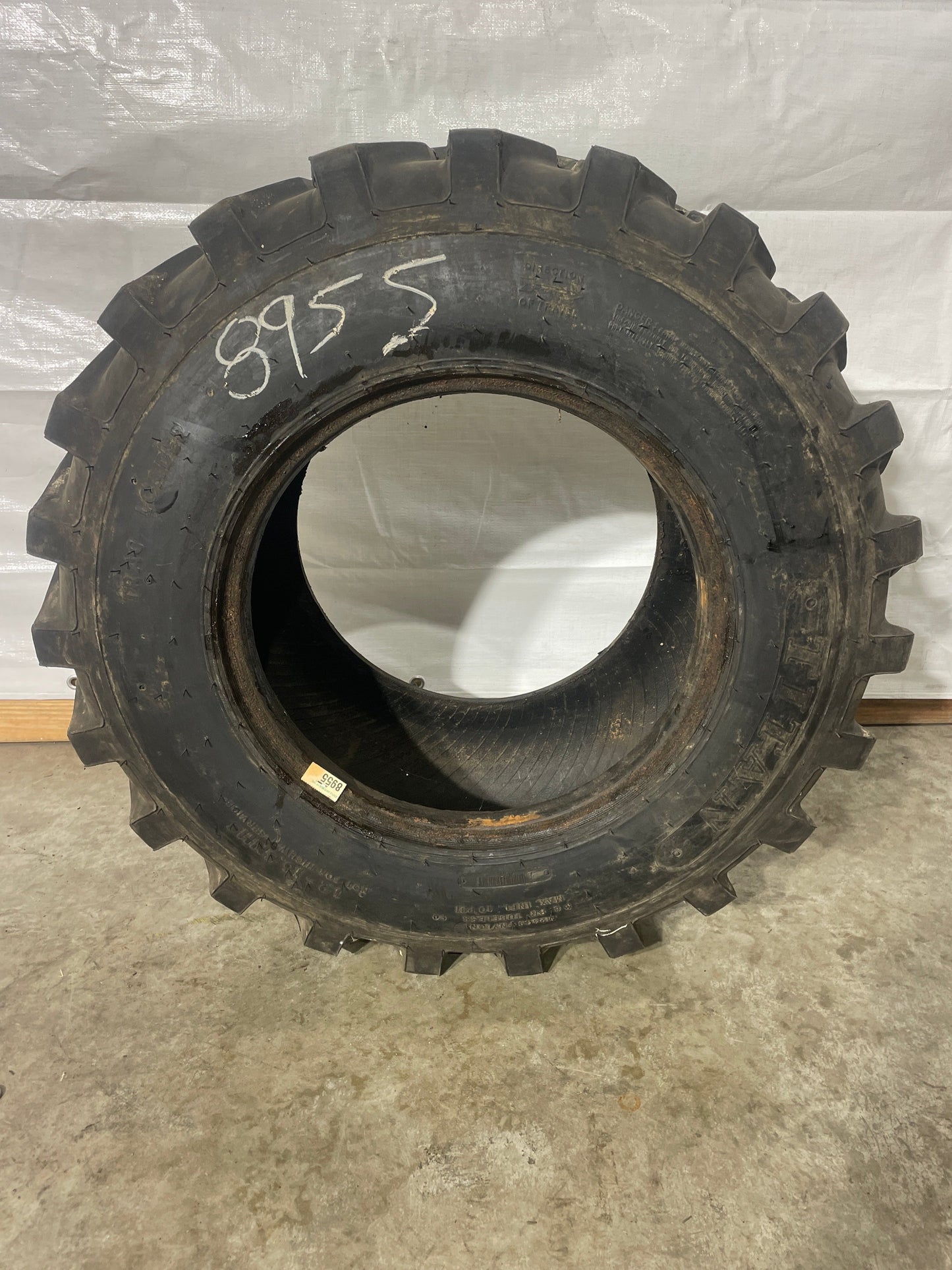 12-16.5 TITAN TRAC LOADER 6 PLY