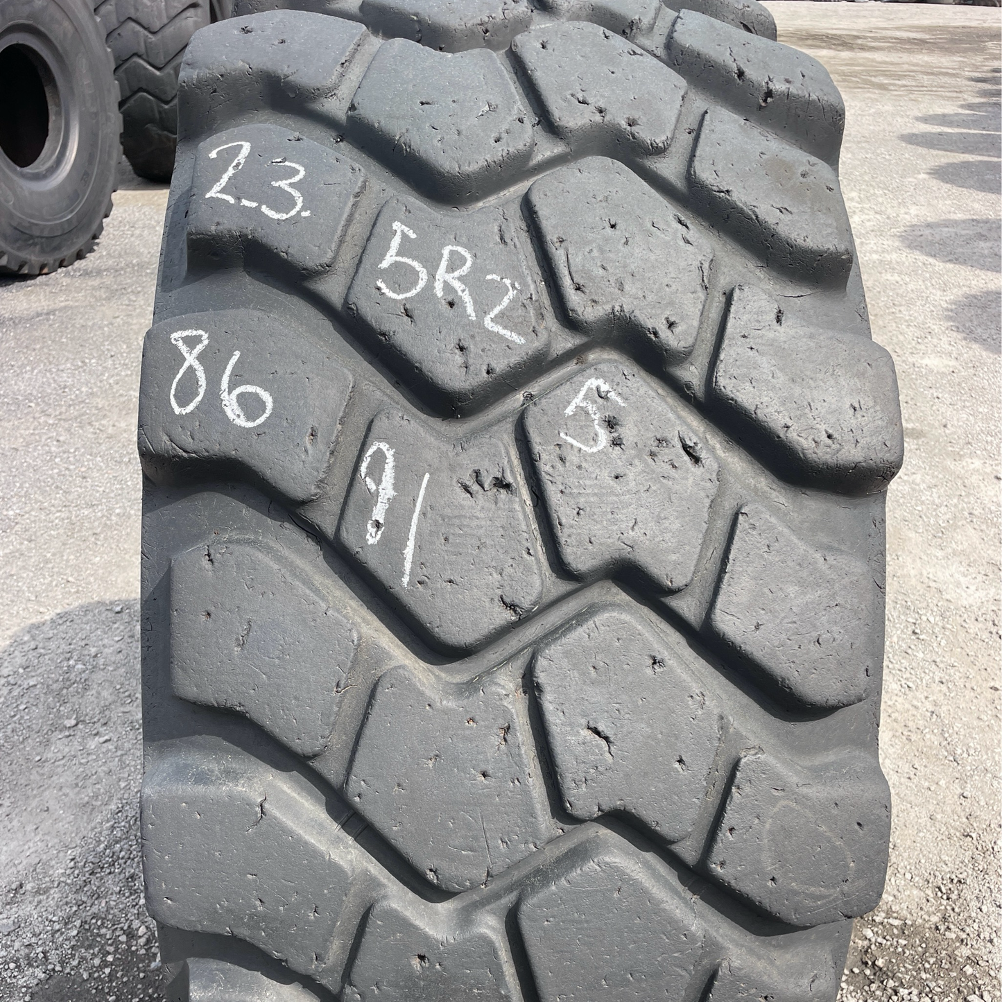 23.5R25 MICHELIN XADN+