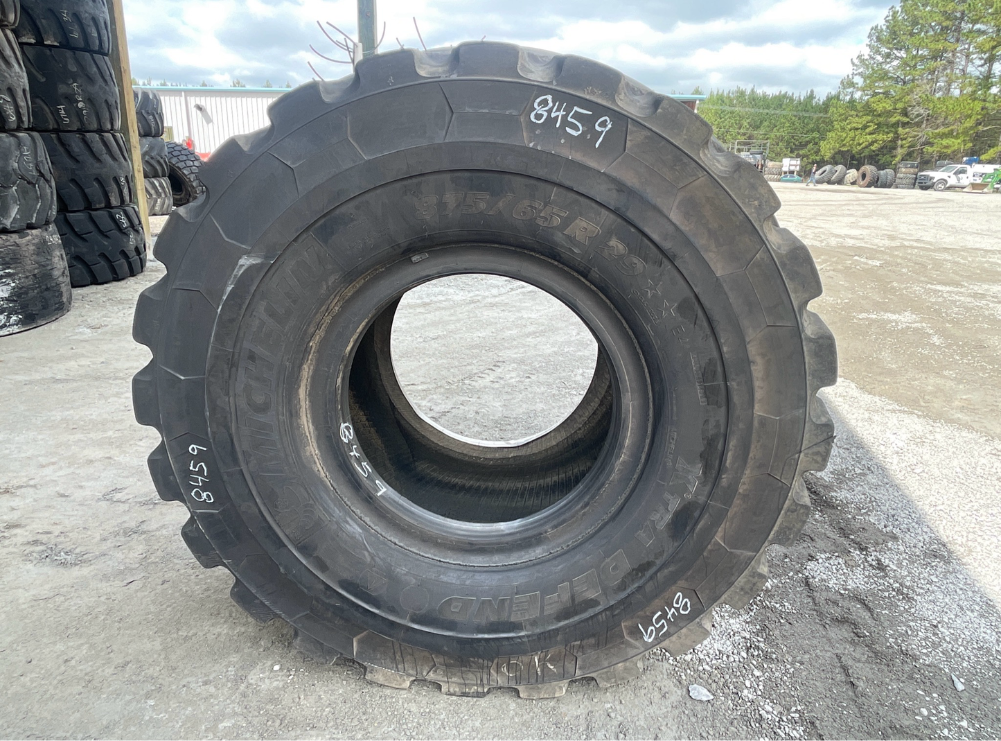 875/65R29 MICHELIN XTRA DEFEND