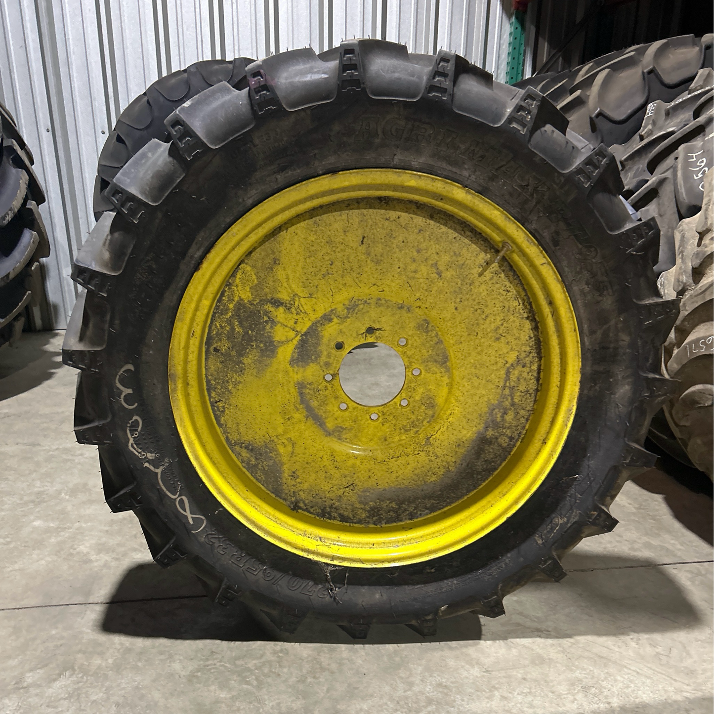 11.2R32 BKT AGRIMAX RT 955