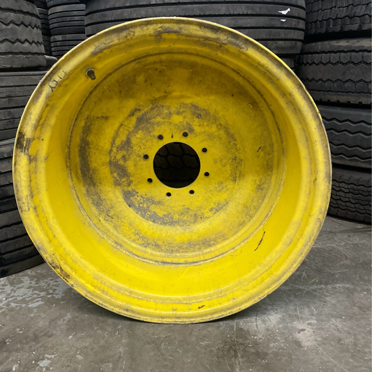 28 X 15 JOHN DEERE RIM