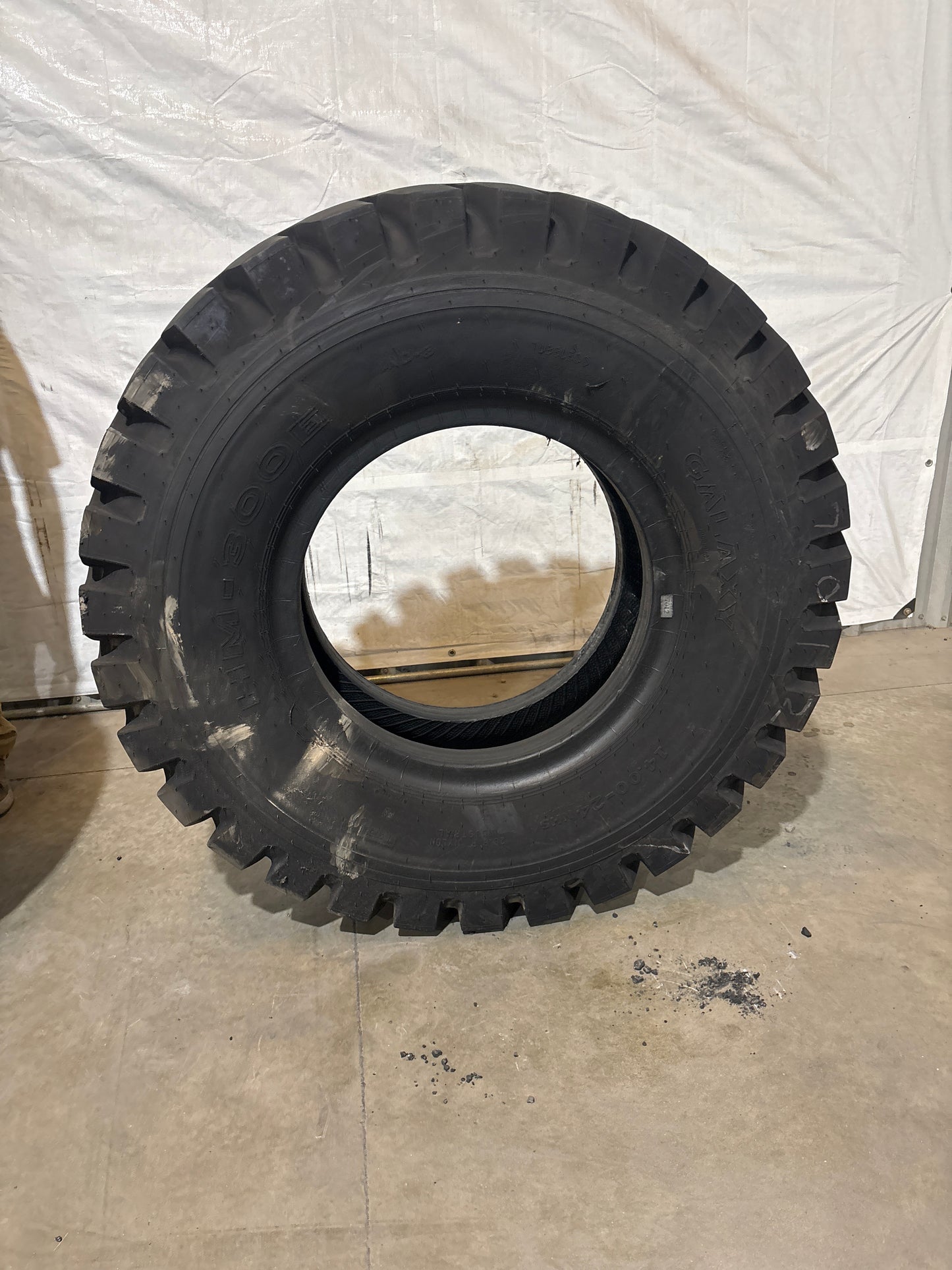 14.00-24 GALAXY HM-300E 28 PLY #7012