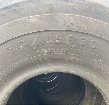 35/65R33 BRIDGESTONE V-STEEL N-LUG (VSNL)