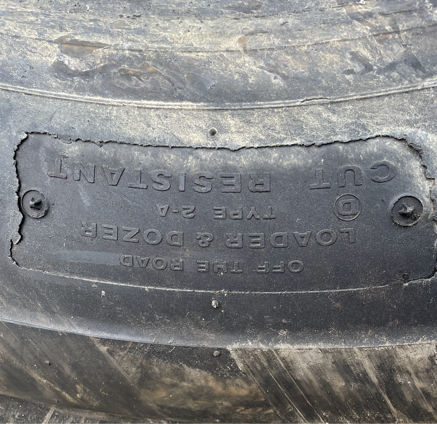 35/65R33 BRIDGESTONE V-STEEL N-LUG (VSNL)