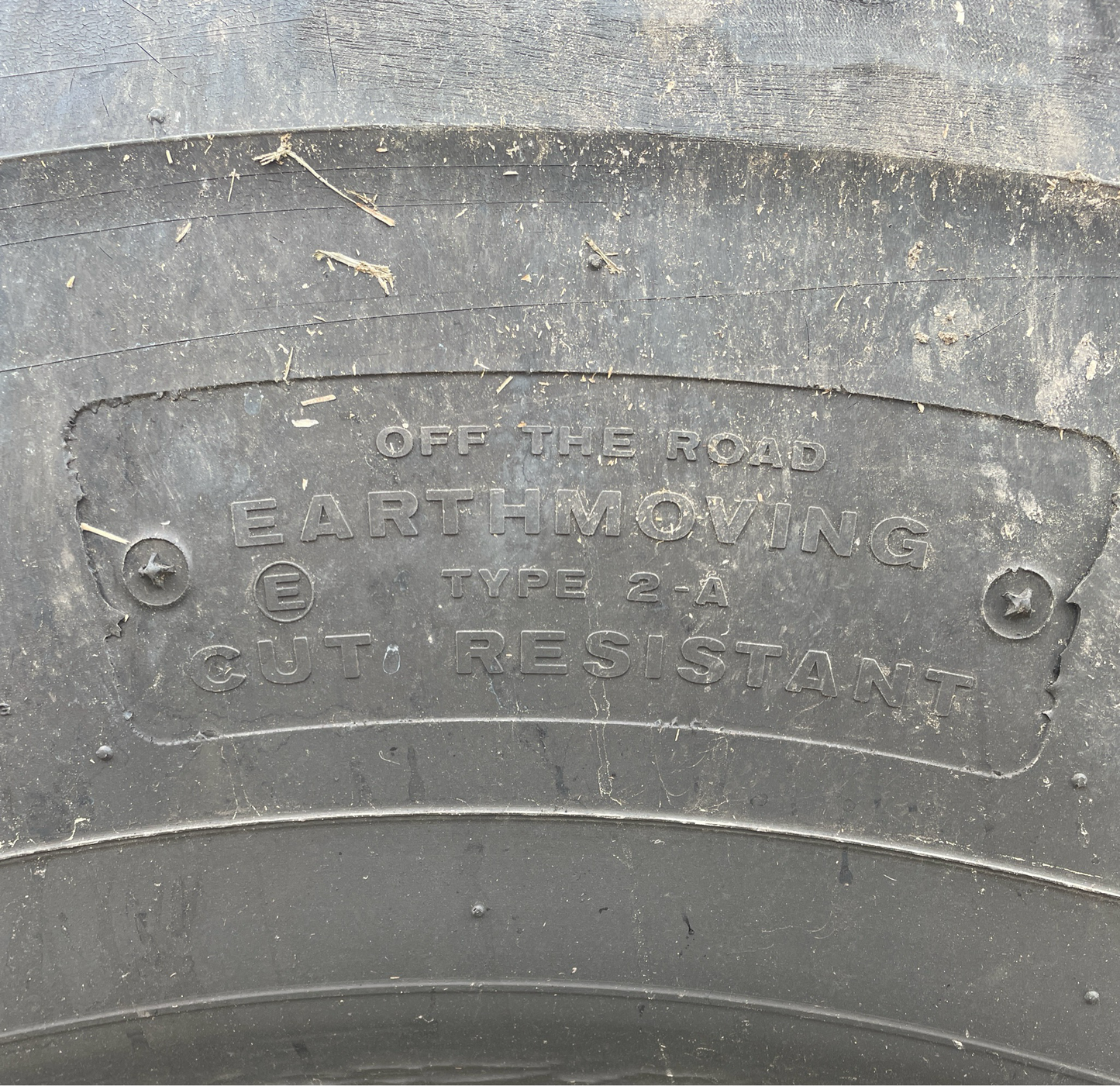 37.25R35 BRIDGESTONE V-STEEL L-TRACTION (VLT)