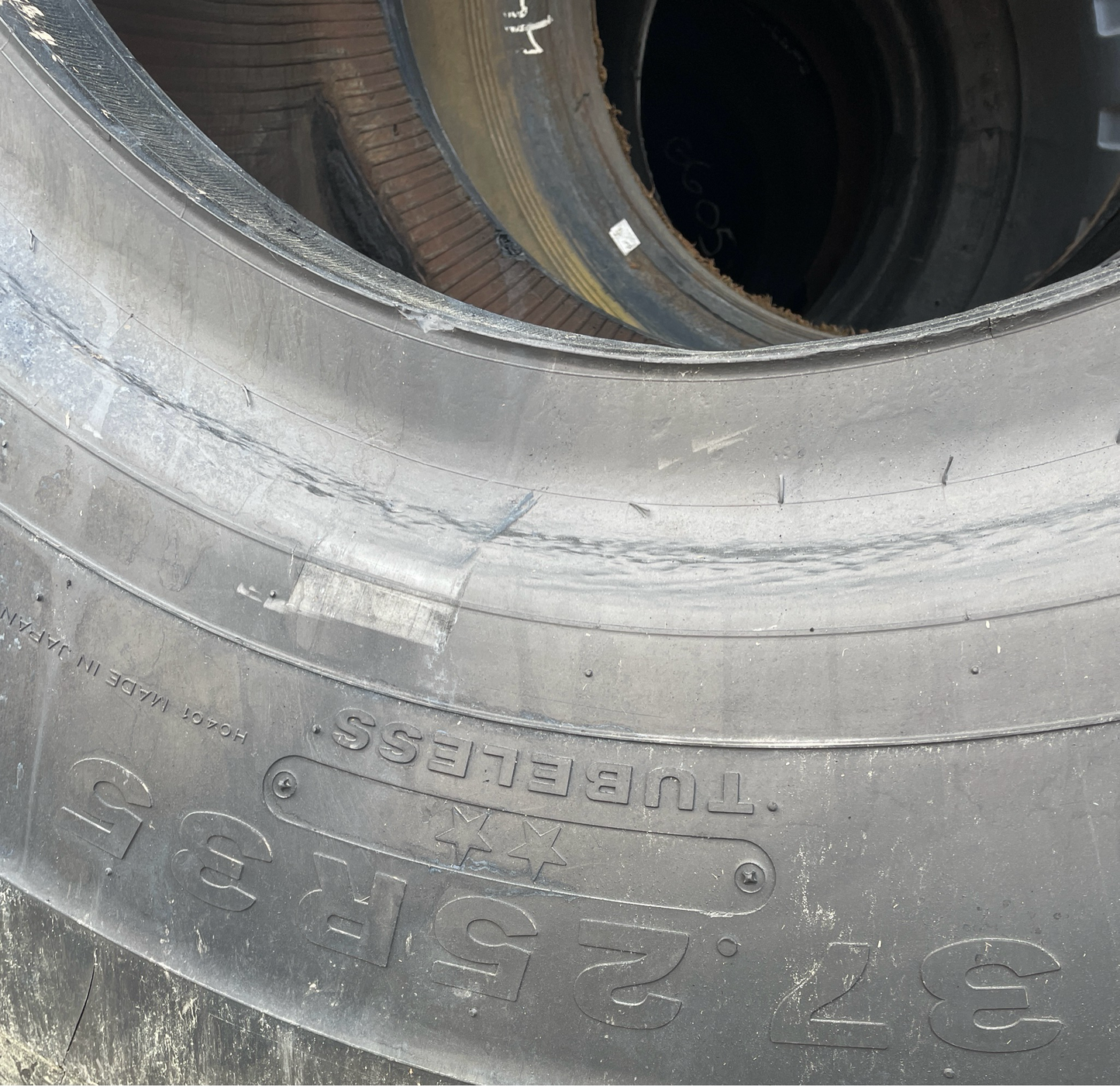 37.25R35 BRIDGESTONE V-STEEL L-TRACTION (VLT)