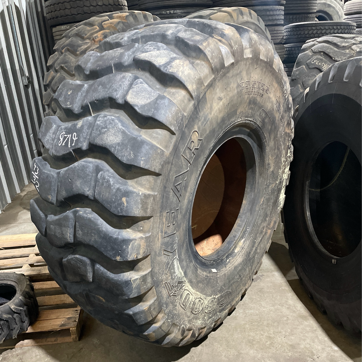 23.5R25 GOODYEAR RL-2+