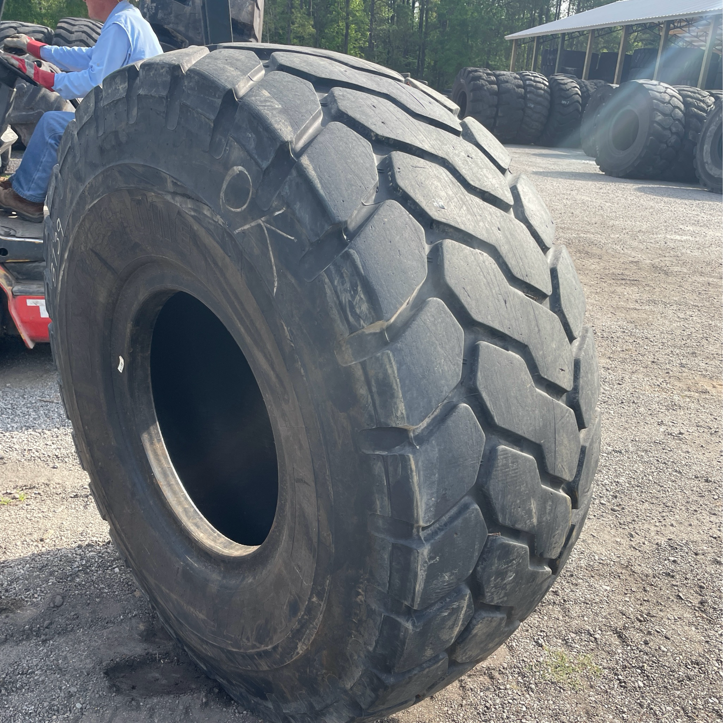 23.5R25 BRIDGESTONE V-STEEL J-TRACTION (VJT)