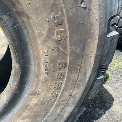 35/65R33 BRIDGESTONE V-STEEL D-LUG (VSDL)