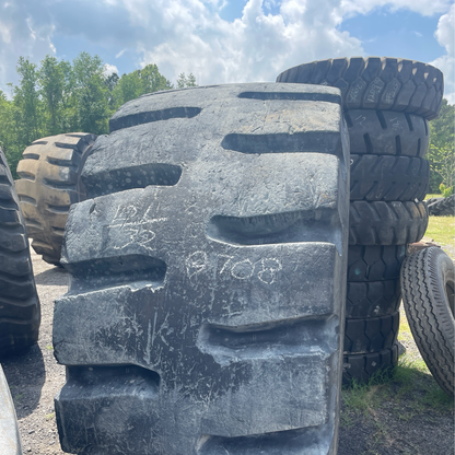 35/65R33 BRIDGESTONE V-STEEL D-LUG (VSDL)