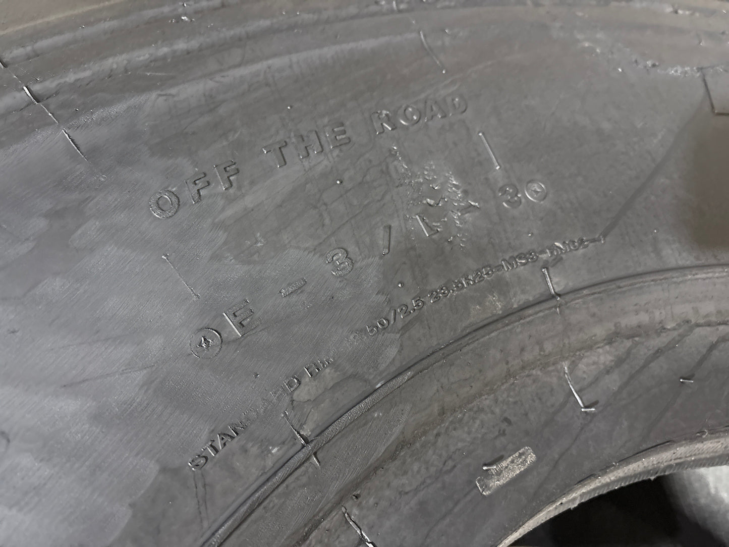 23.5R25 MAXAM MS 330 #7037