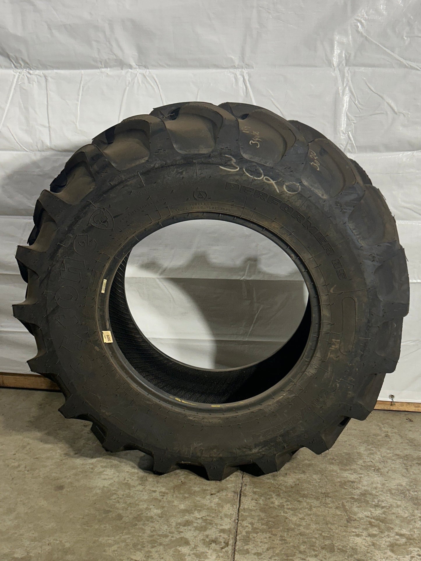 340/85R24 (13.6R24) FIRESTONE PERFORMER 85