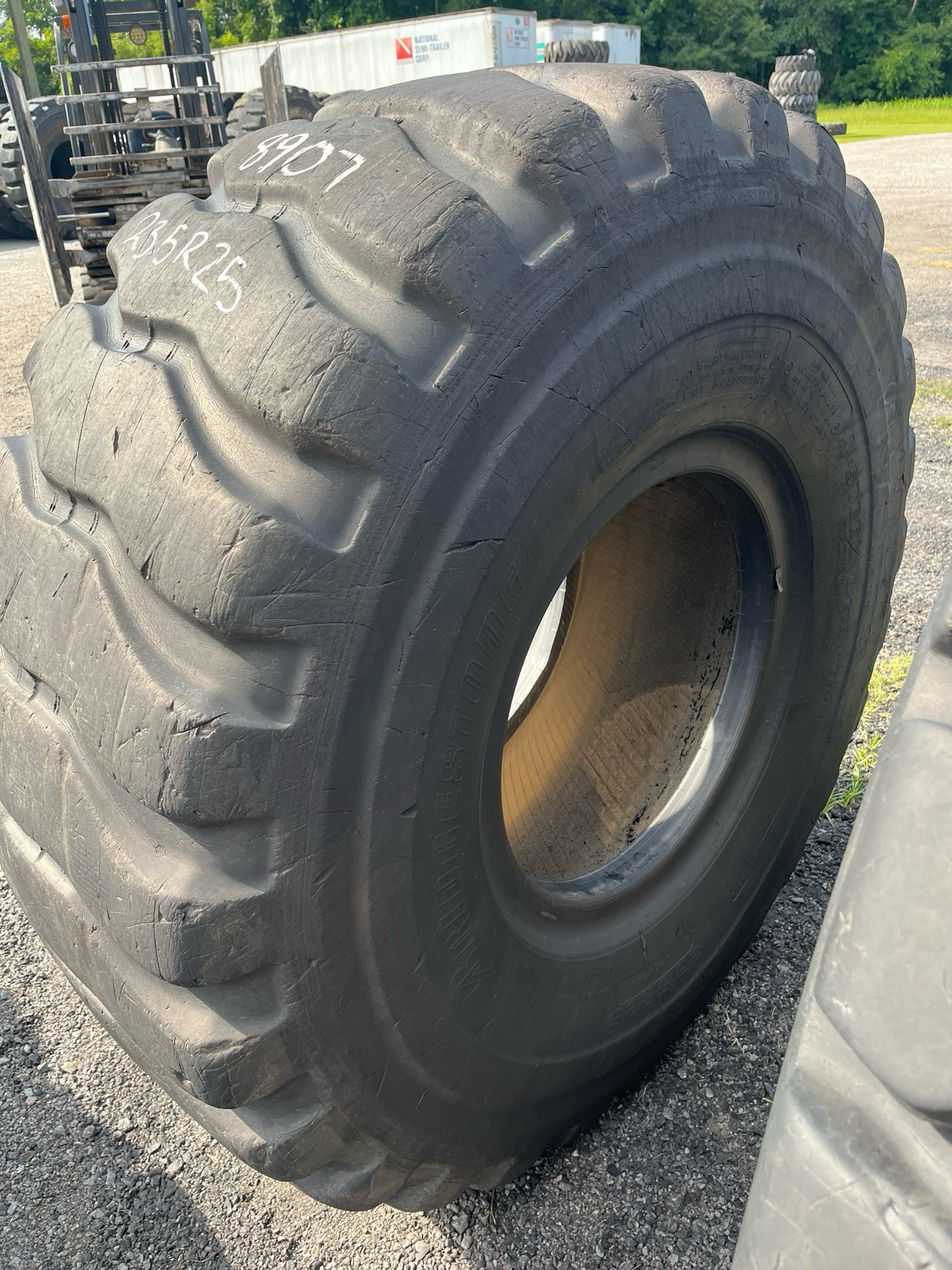 23.5R25 BRIDGESTONE V-STEEL L-TRACTION (VLT)