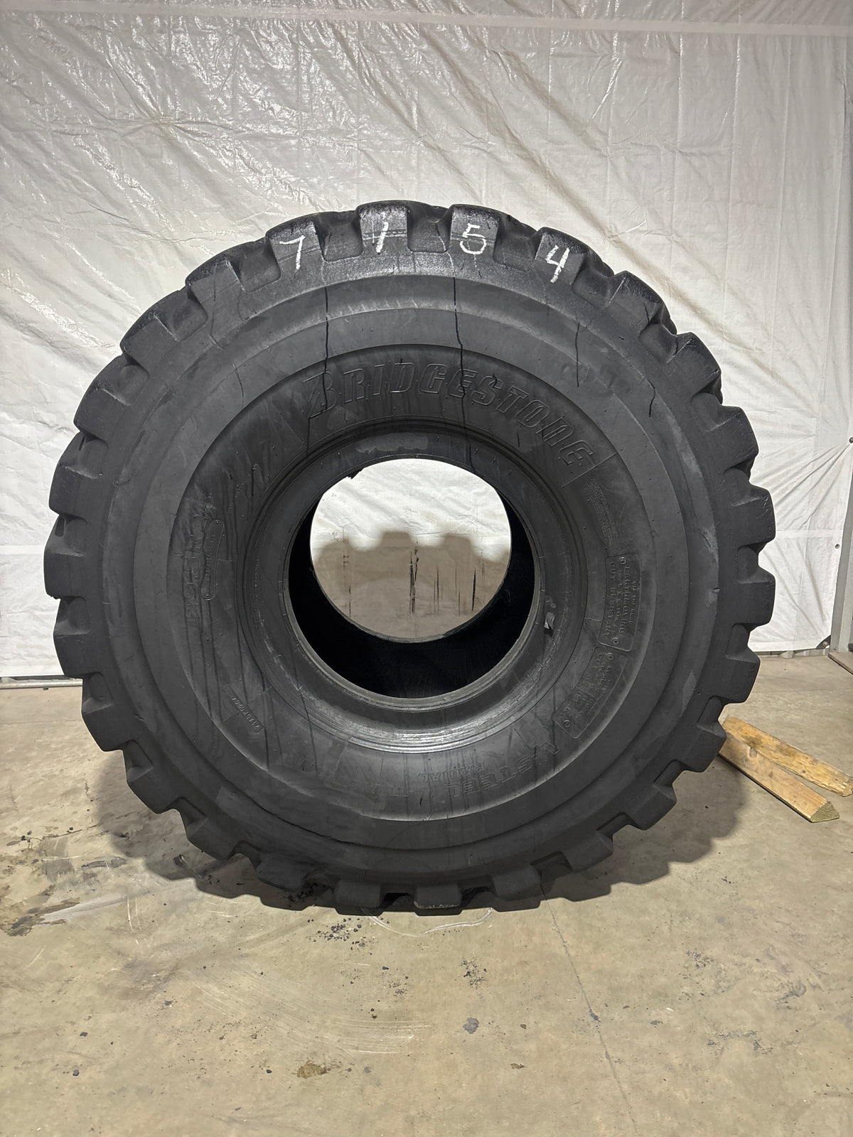 29.5R25 BRIDGESTONE V-STEEL L TRACTION #7154