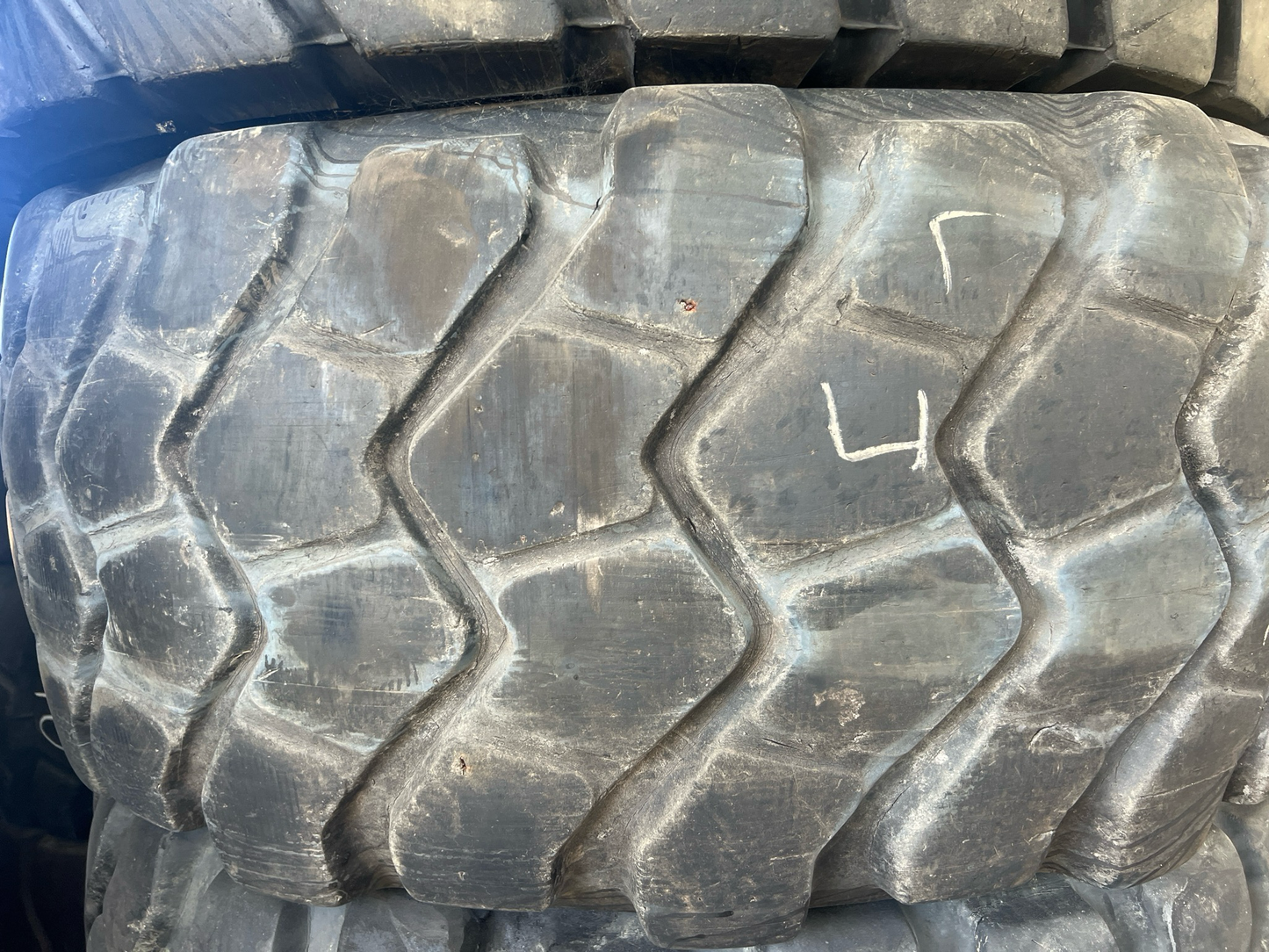 23.5R25 MICHELIN XADN