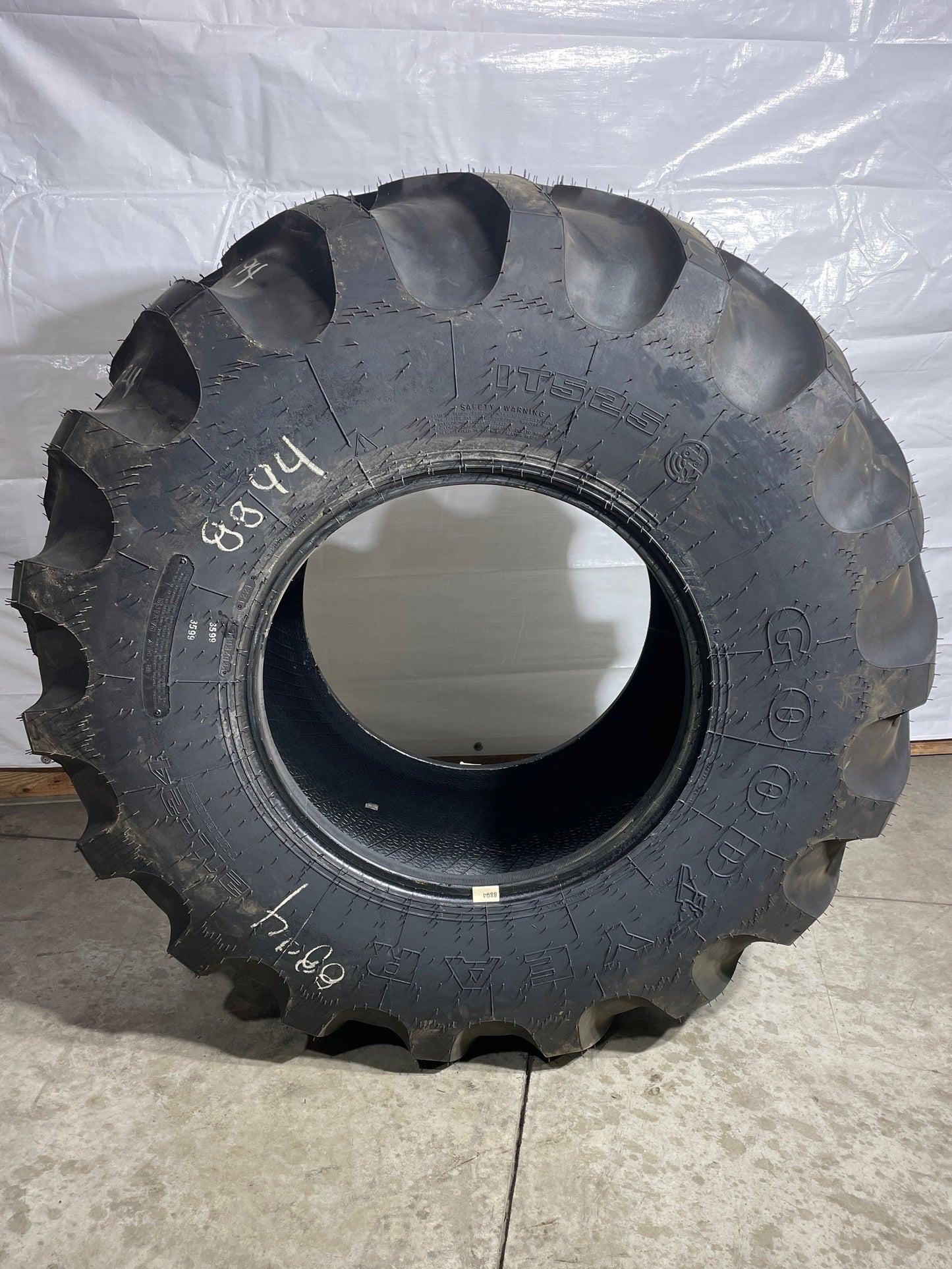 21L-24 GOODYEAR IT 525