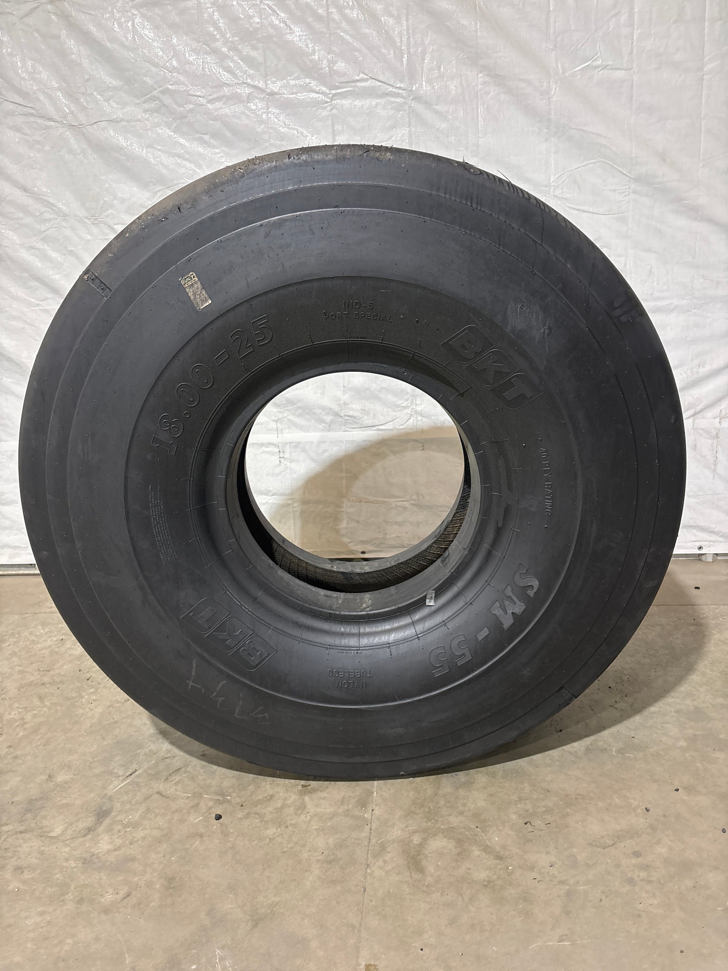 18.00-25 BKT SM-55 IND-5 PORT SPECIAL 40 PLY TIRE #5734