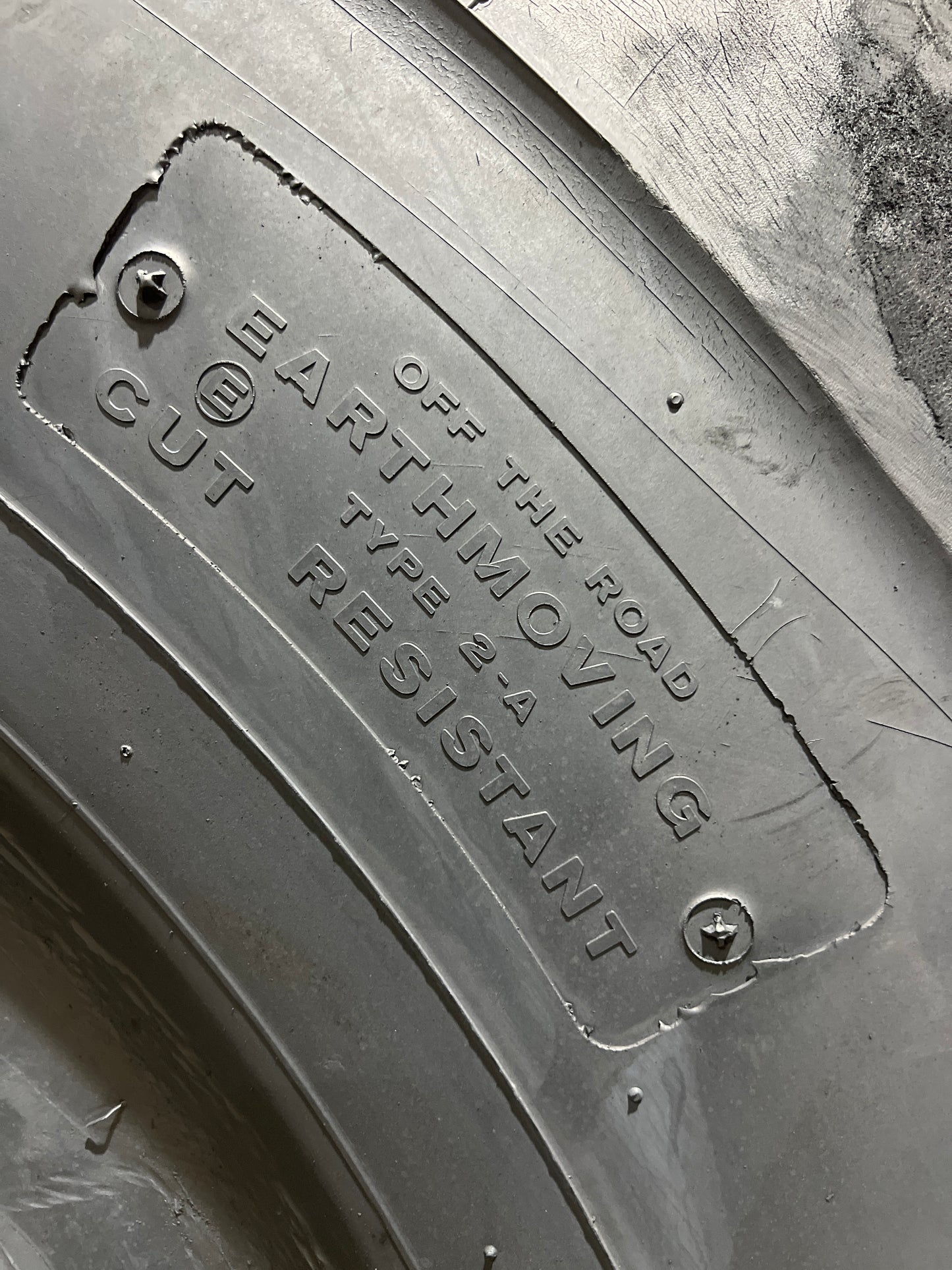 37.25R35 BRIDGESTONE V-STEEL L-TRACTION (VLT) #6328