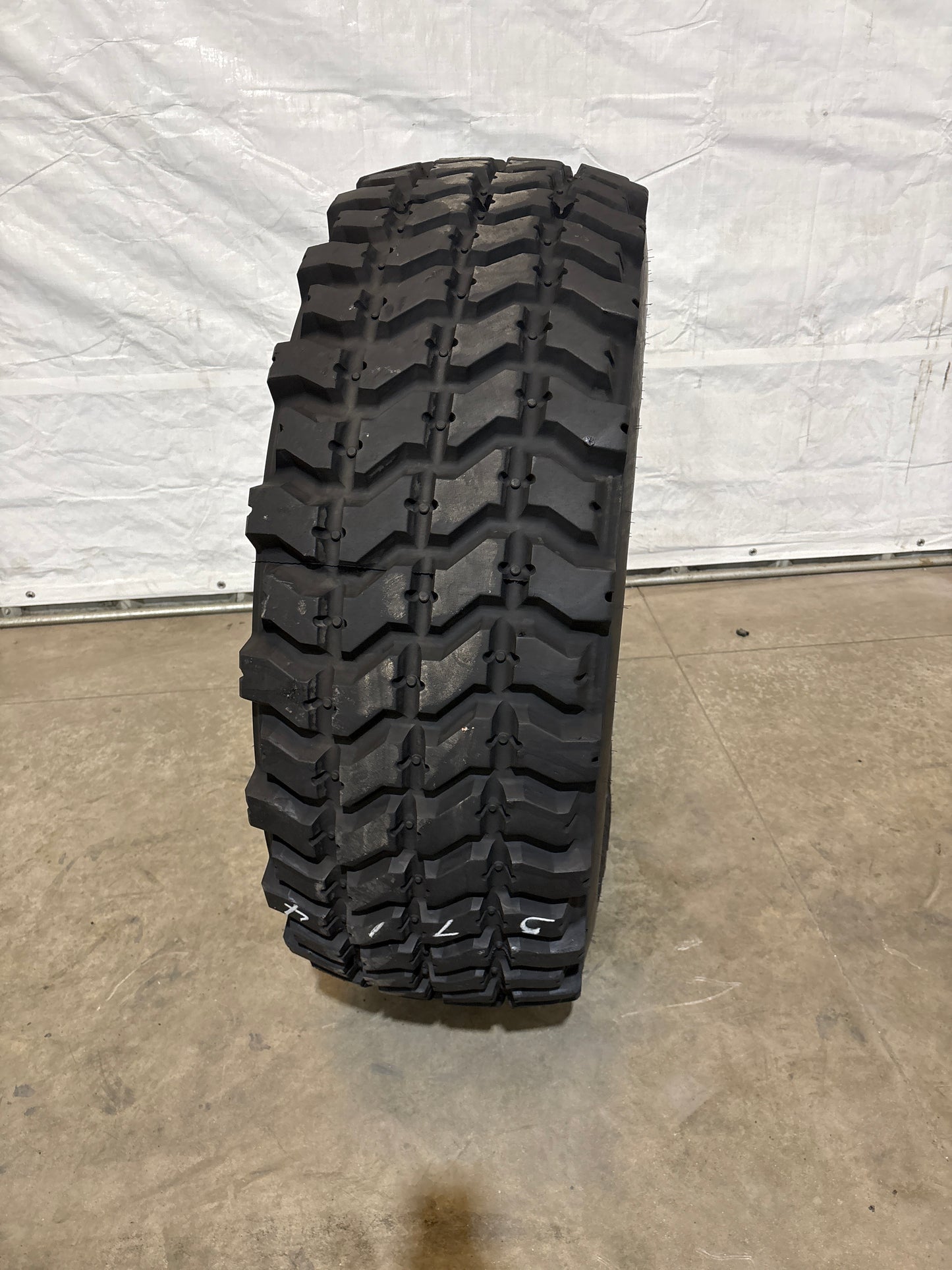 395/85R20 GOODYEAR MV/T MILITARY TRUCK TIRE #5714