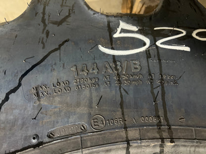 16.9R38 (420/85R38) BKT AGRIMAX RT855 #5290