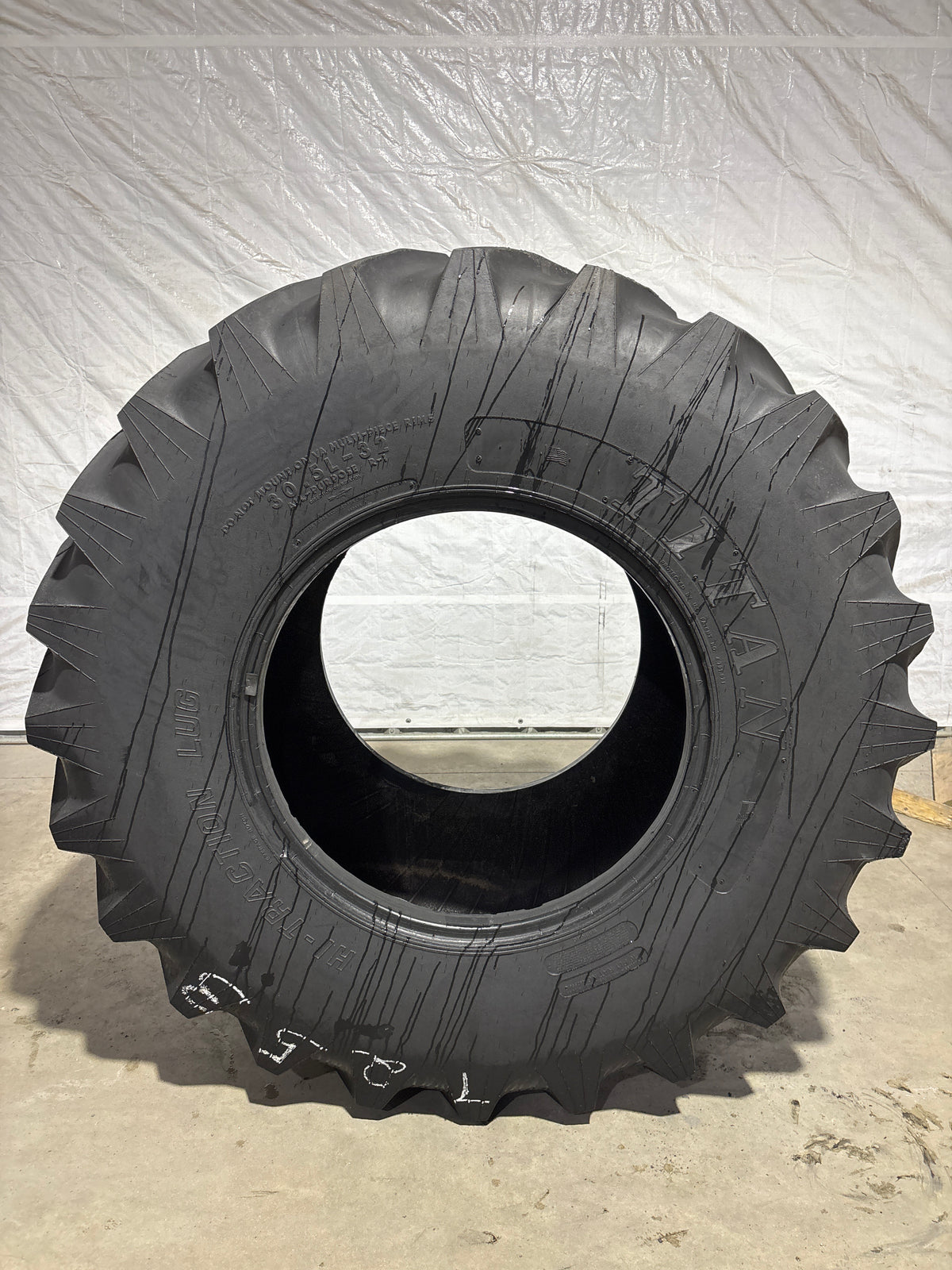 30.5L-32 TITAN HI TRACTION LUG #7253