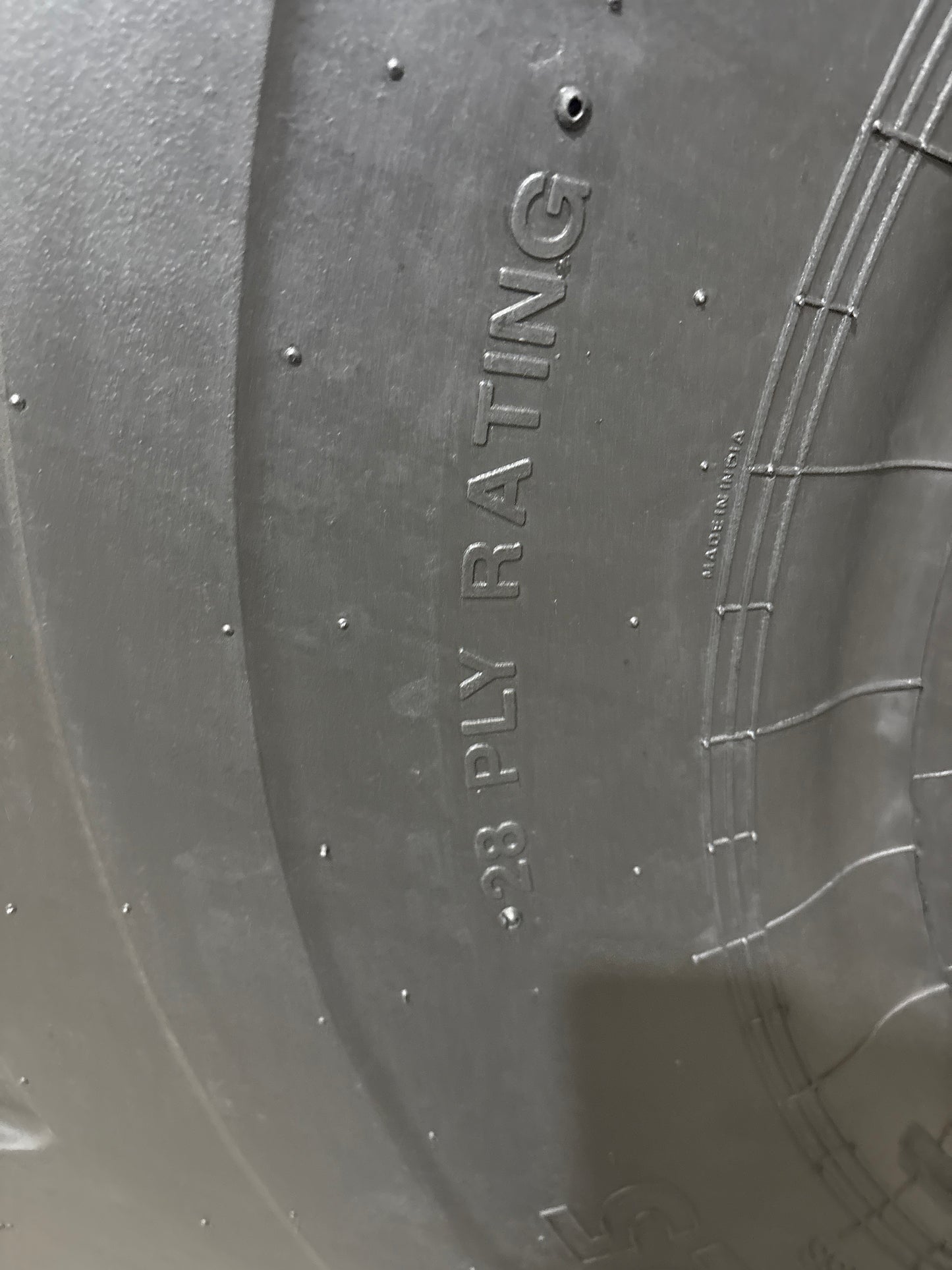 26.5-25 BKT XL-GRIP PLUS #5729