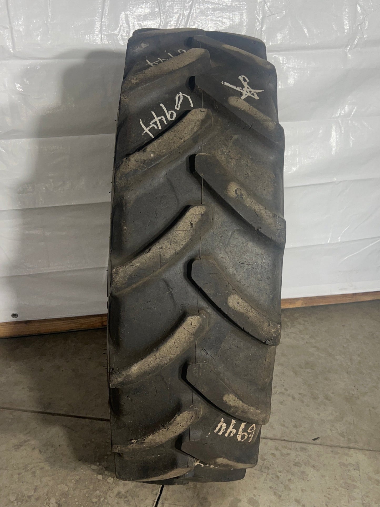 320/85R24 CEAT FARMAX R85