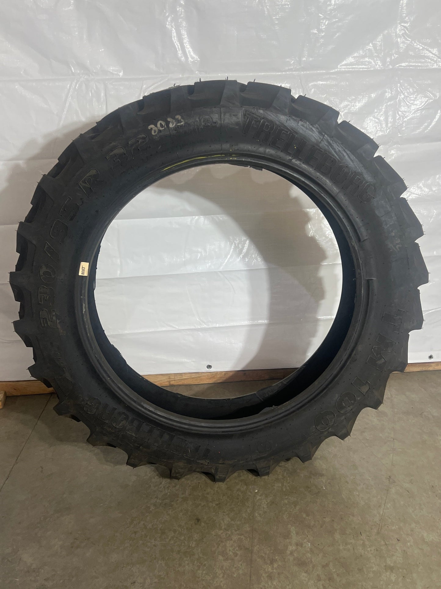 230/95R32 TRELLEBORG TM100