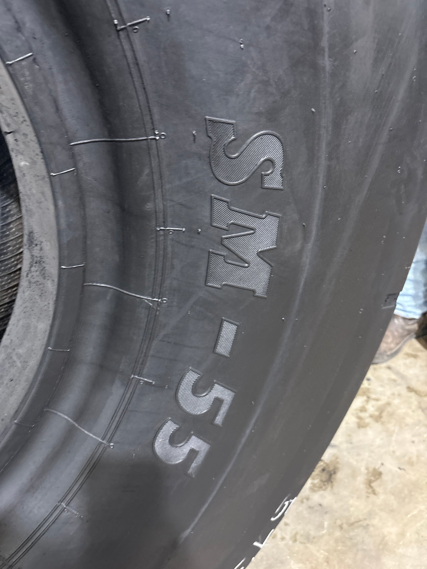 18.00-25 BKT SM-55 IND-5 PORT SPECIAL 40 PLY TIRE #5732