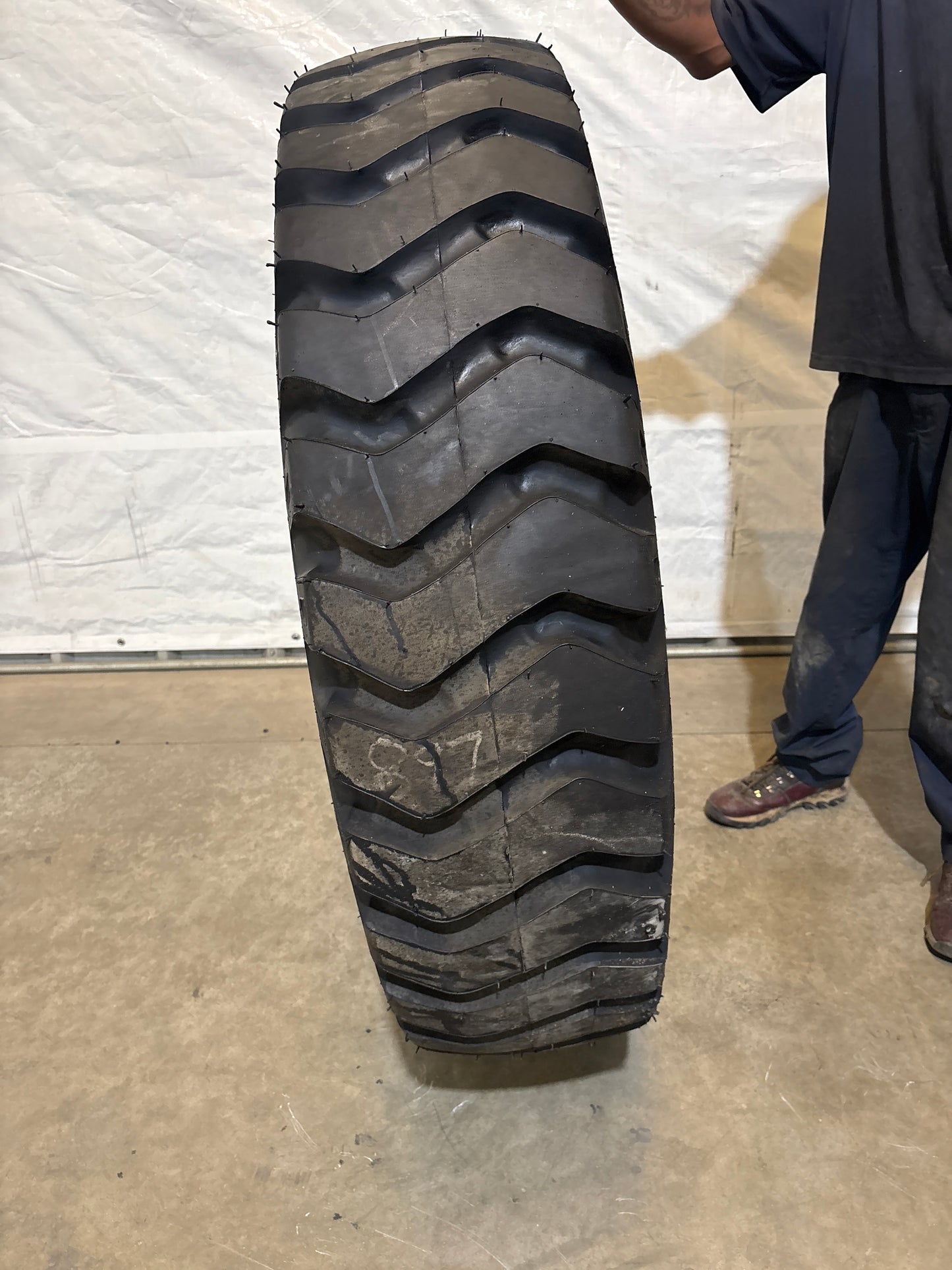 14.00-24 ASTRO ROCK LUG   24 PLY #8971
