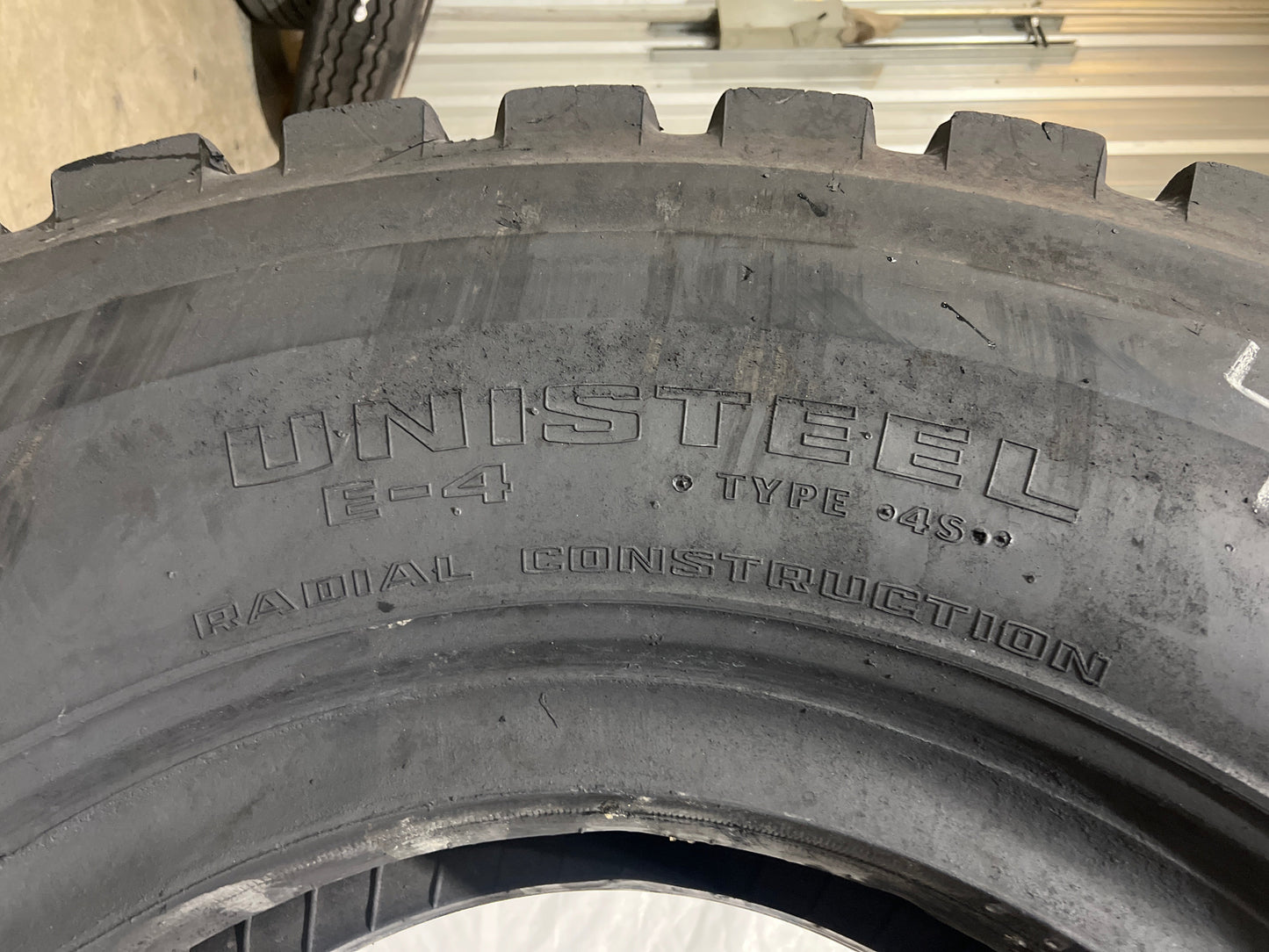 18.00R33  GOODYEAR RL-4B #4648
