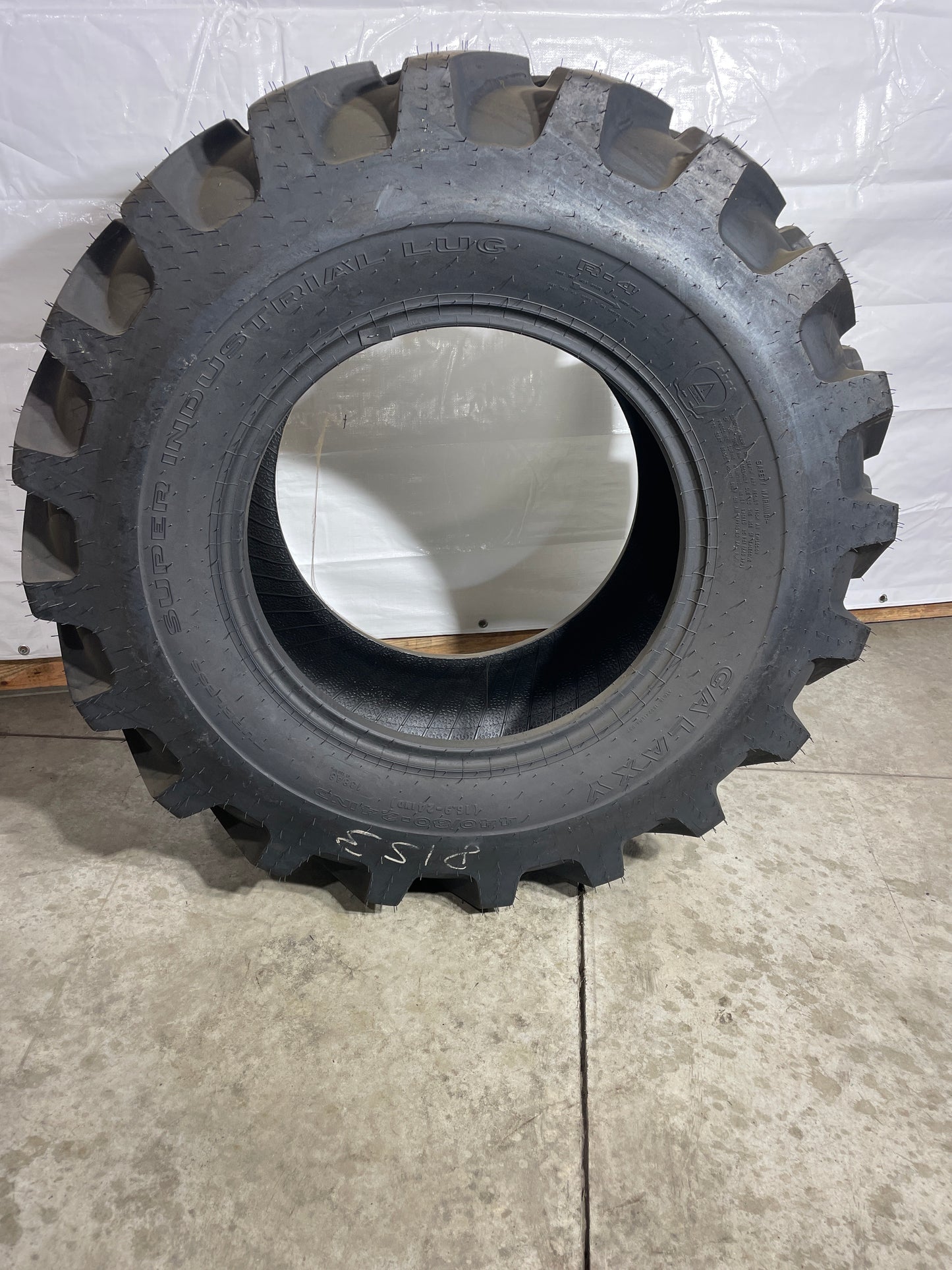 16.9-24 GALAXY SUPER IND LUG (16.9R24, 420/85R24)