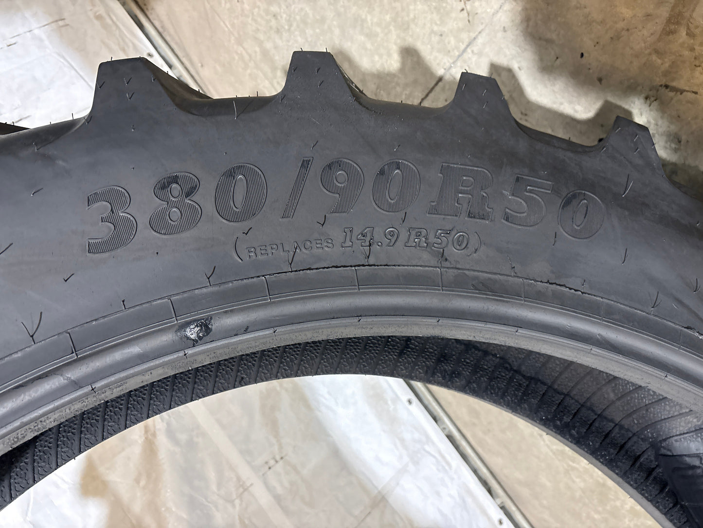 380/90R50 BKT AGRIMAX RT 945 #5610