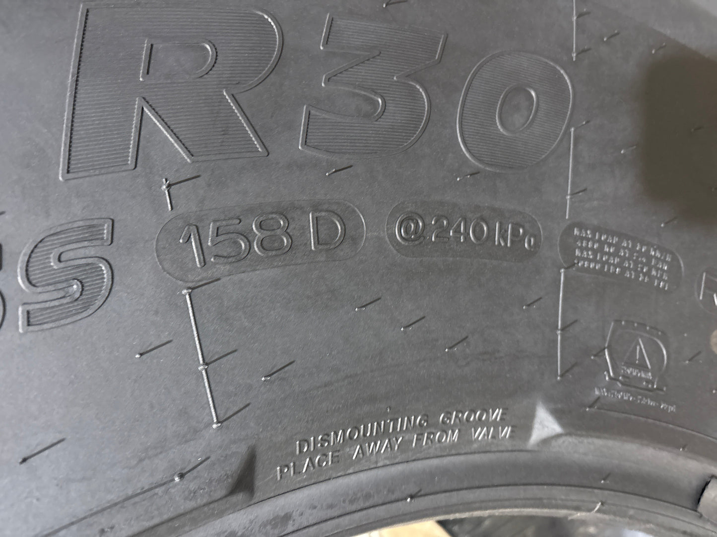 600/70R30 MICHELIN MACHXBIB #5859