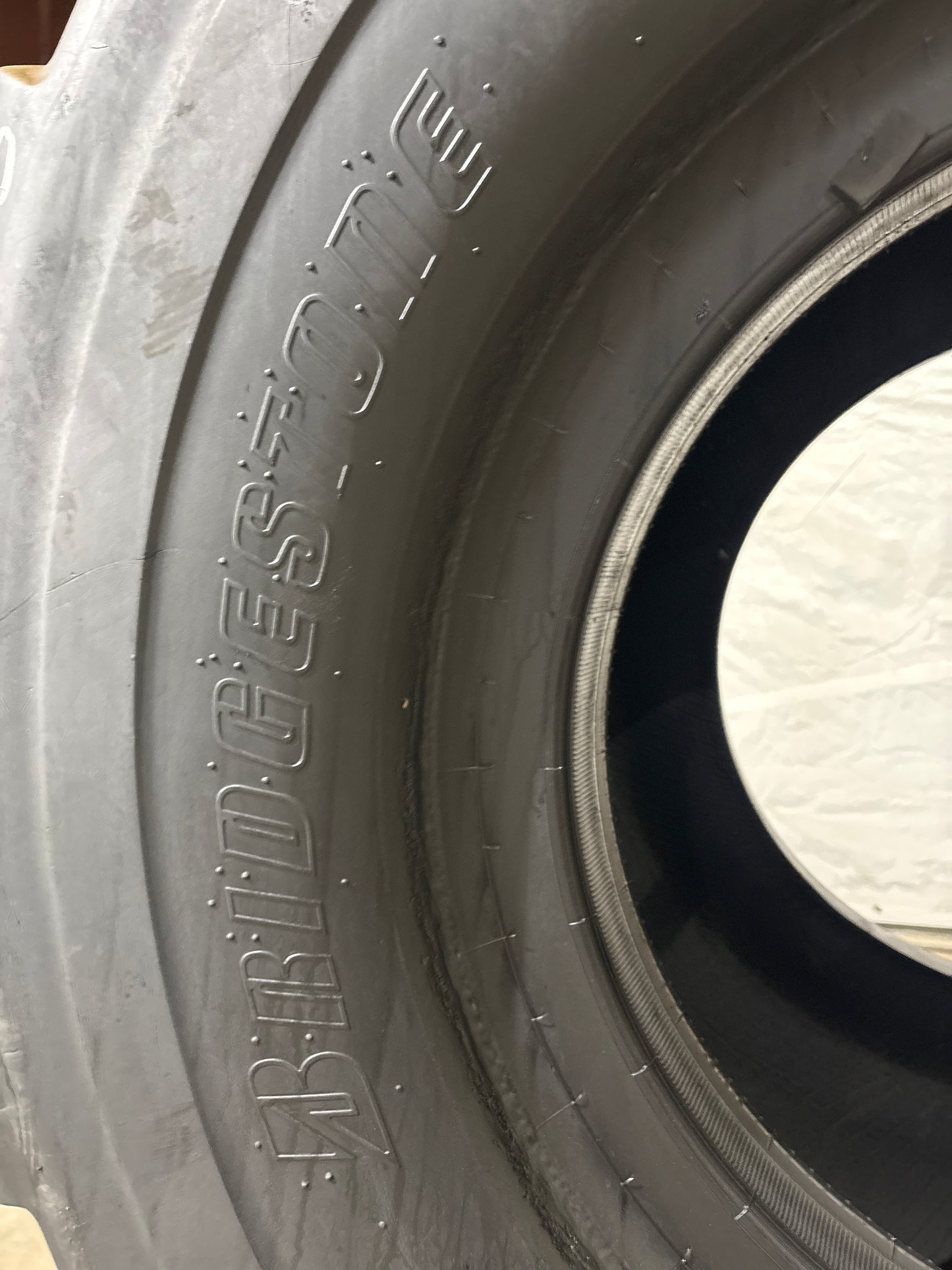 30/65R25 (750/65R25) BRIDGESTONE V-STEEL L-TRACTION (VLT) #5985