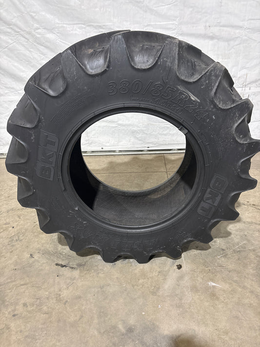 380/85R24 (14.9R24) BKT AGRIMAX RT855 #5667