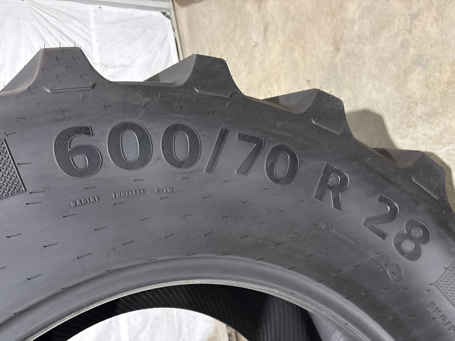 600/70R28 CONTINENTAL TRACTOR MASTER #5622