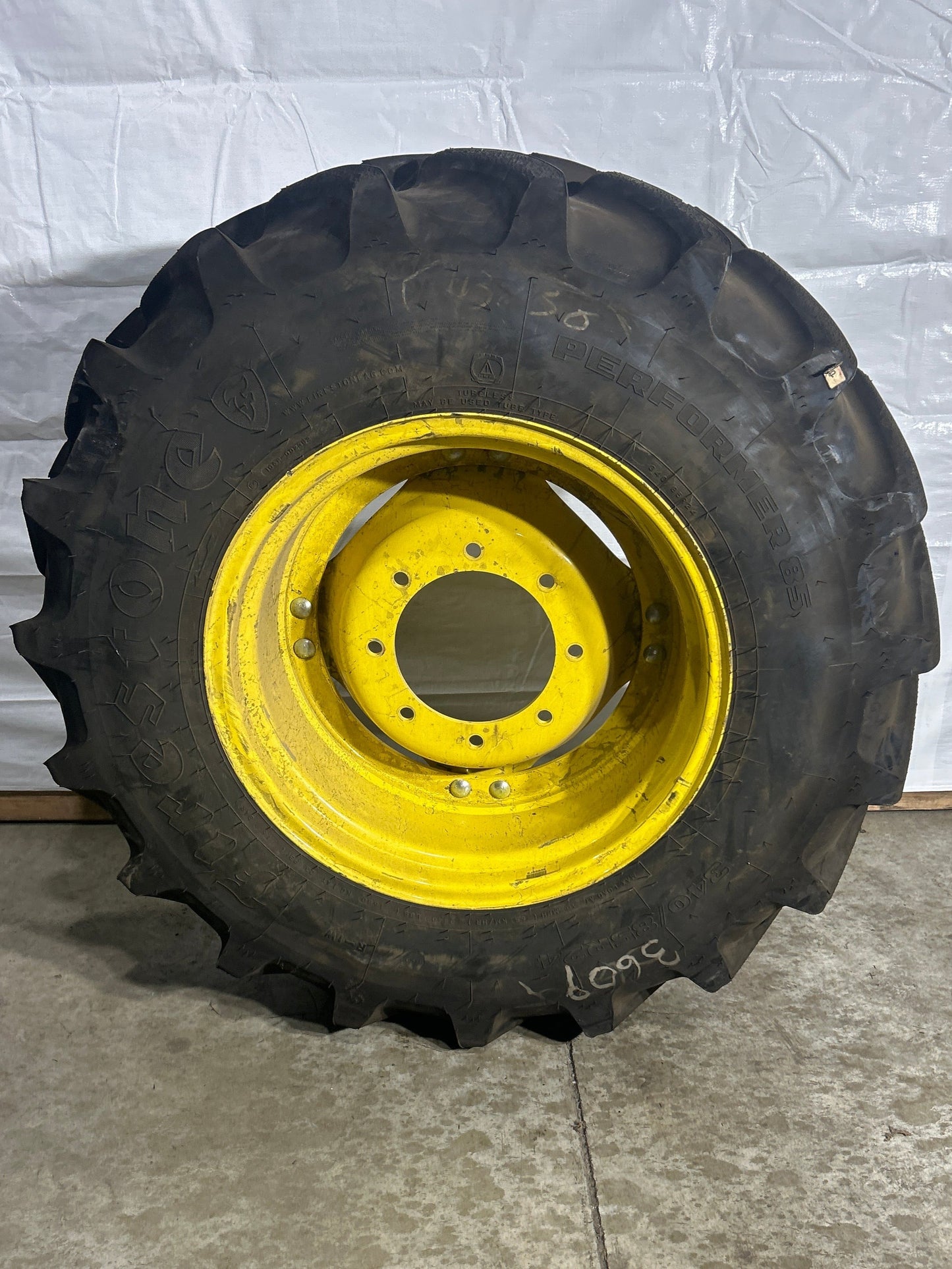 340/85R24 (13.6R24) FIRESTONE PERFORMER 85