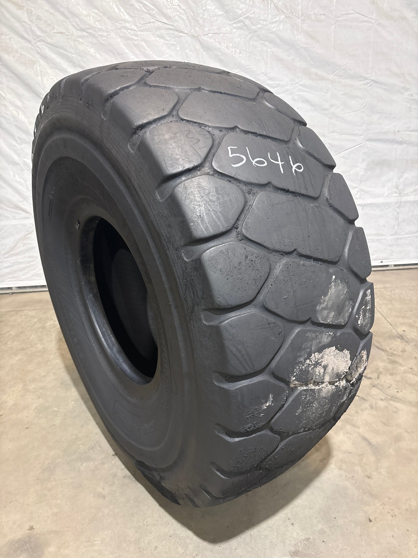 23.5R25 BRIDGESTONE V-STEEL M-TRACTION – E-4 / L-4 #5646