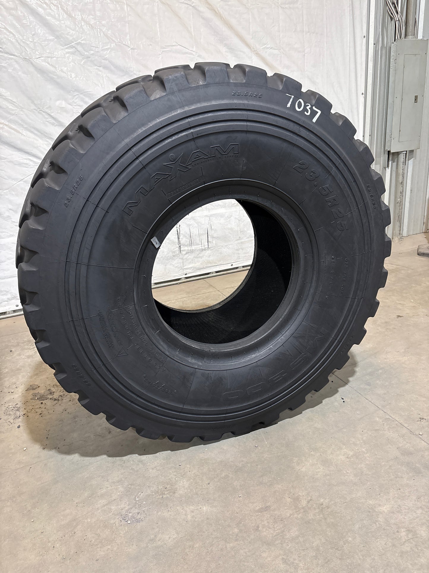 23.5R25 MAXAM MS 330 #7037