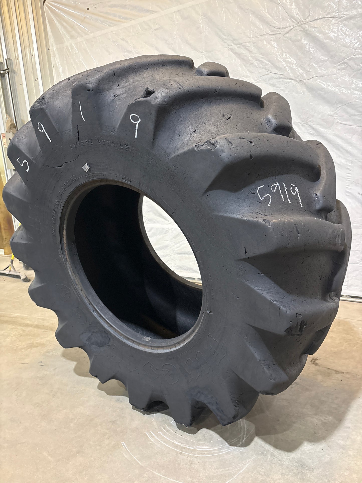 30.5-32 FIRESTONE SEVERE SERVICE BIAS PLY AGRICULTURAL/FORESTRY TIRE #5919