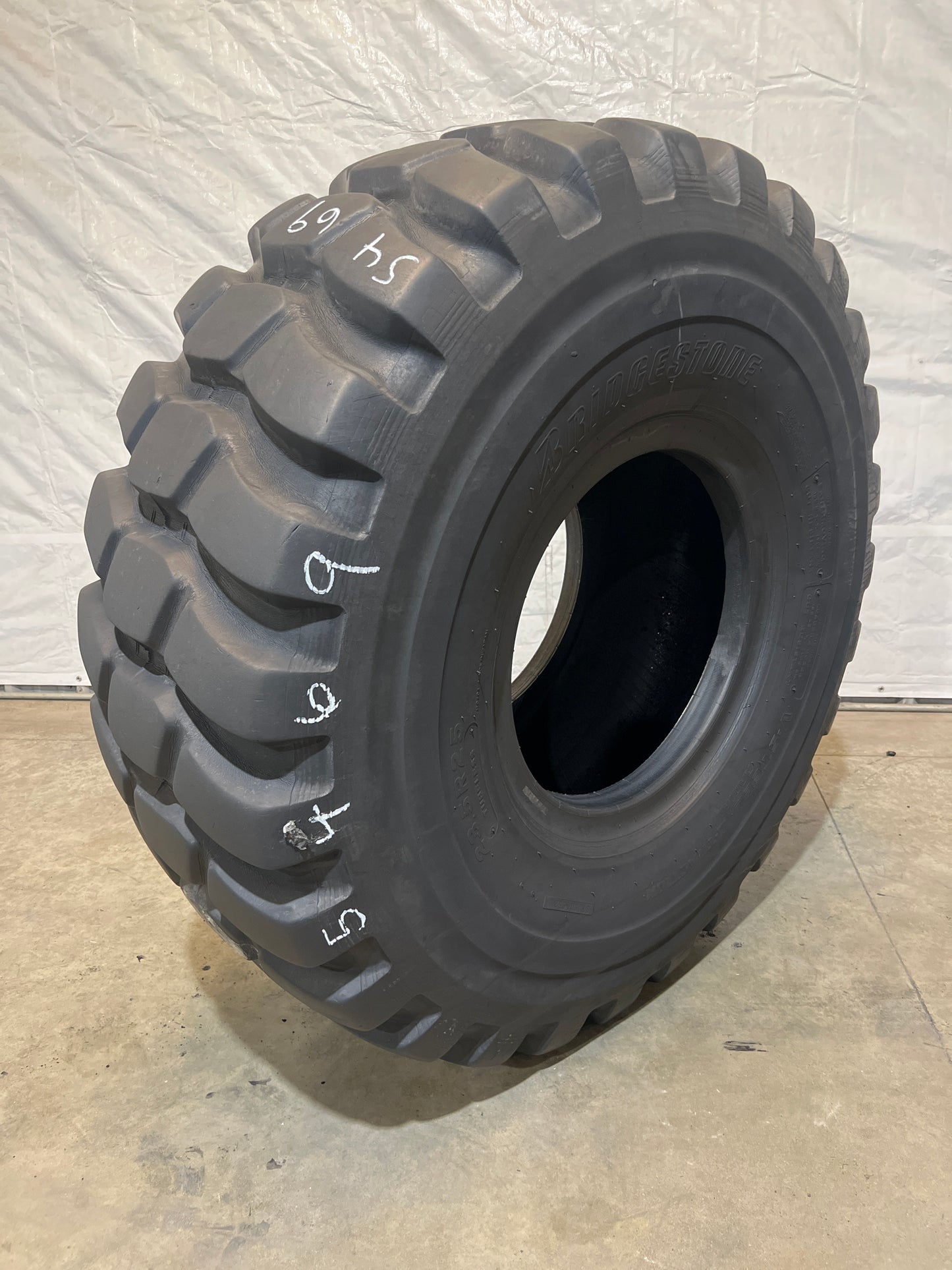 23.5R25 BRIDGESTONE V-STEEL VLT #5469