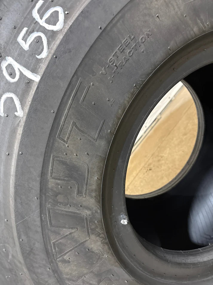 23.5R25 BRIDGESTONE V-STEEL J TRACTION #5956