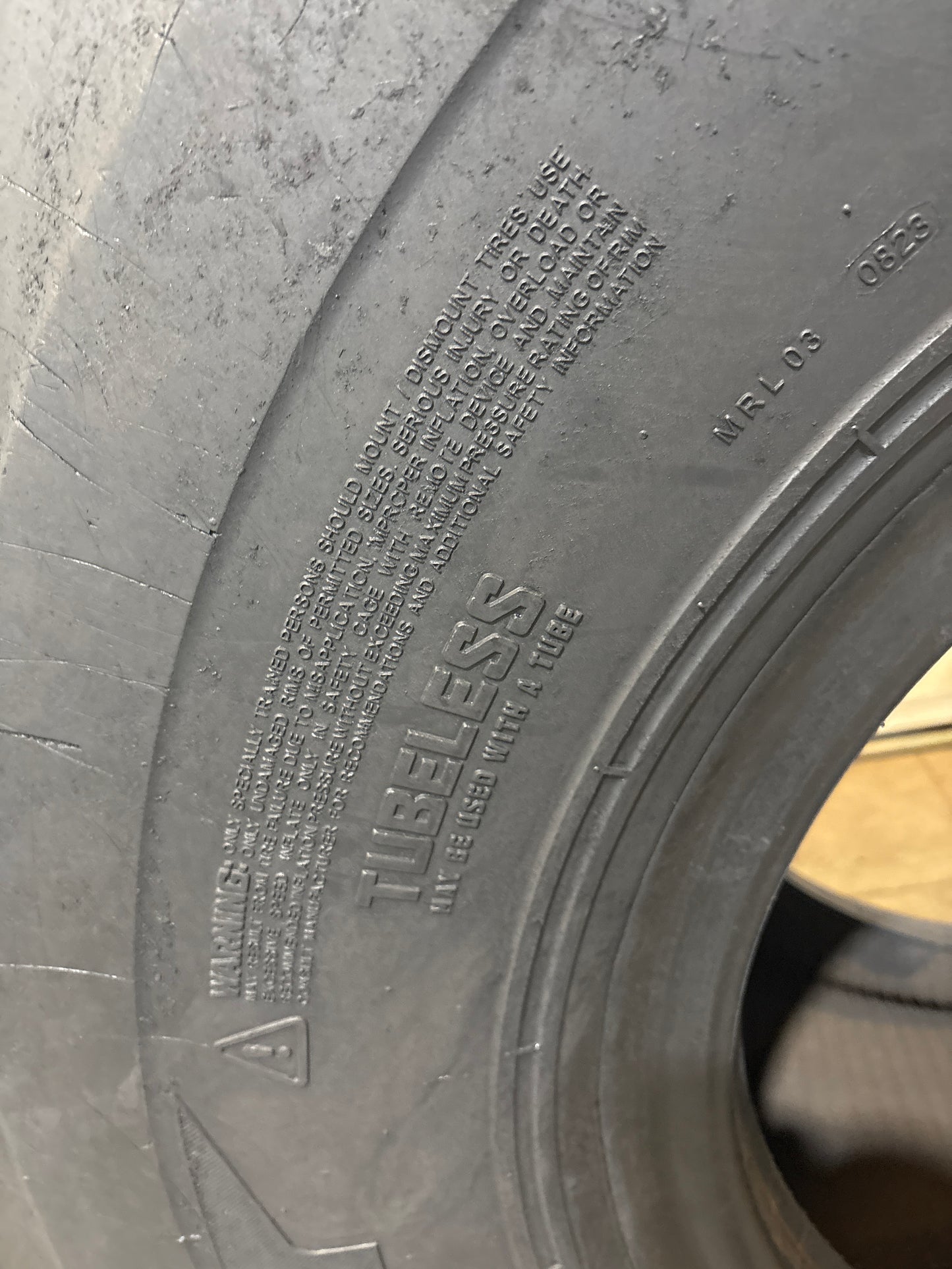 23.5R25 CAMSO WHL 553R #5977