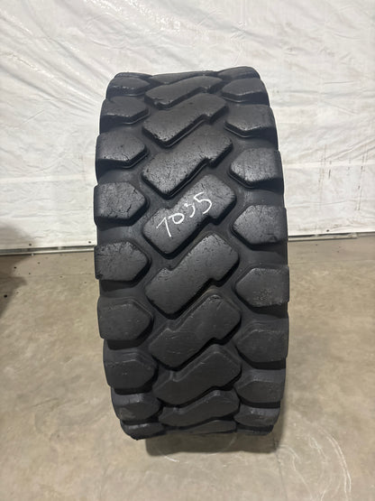 20.5-25 CAMSO LOAD MASTER #7035