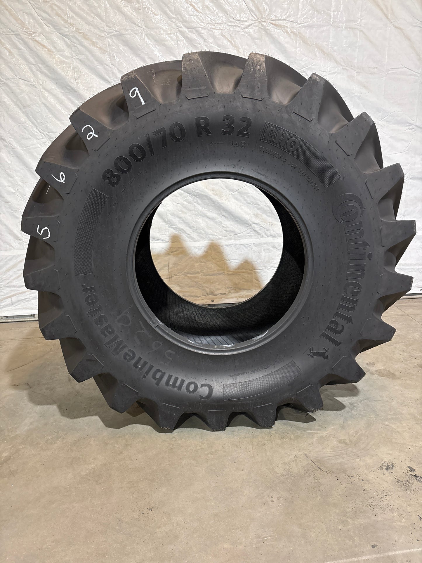 USED 800/70R32 CONTINENTAL COMBINE MASTER #5629