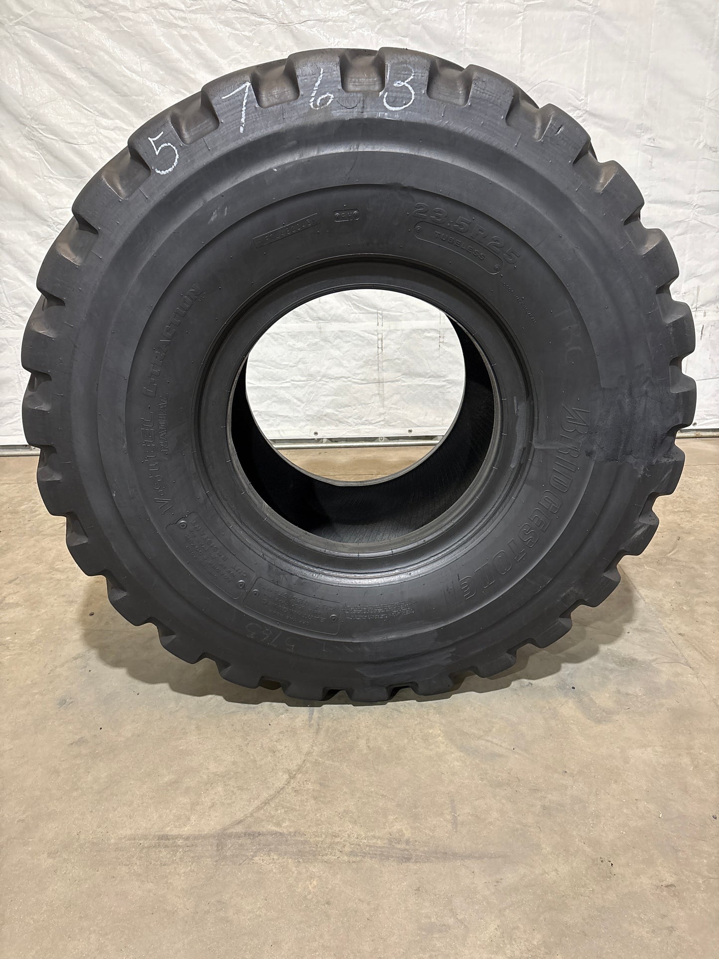 23.5R25 BRIDGESTONE V-STEEL L-TRACTION #5763